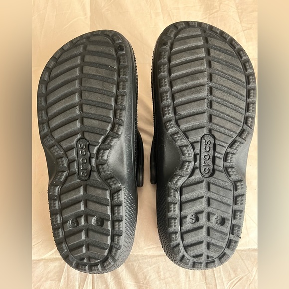 Black crocs, Men’s 7, Women’s 9 main image 5